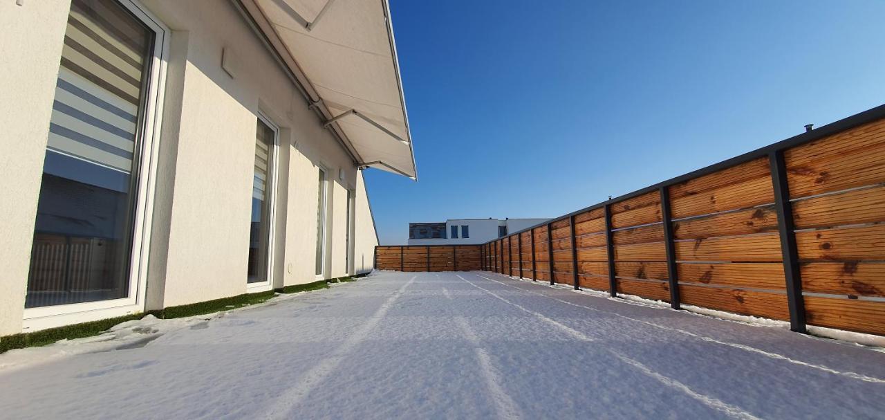 Hoobee Home & Rooftop Terrace Targu Mures Exterior photo